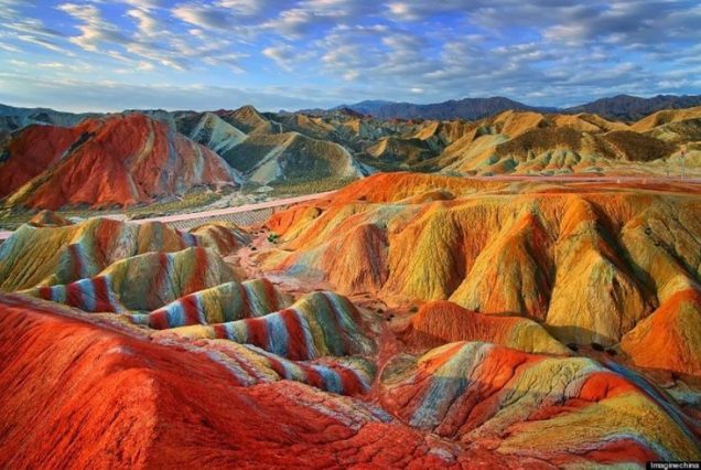 9D Gansu Tour: Dunhuang – Jiayuguan – Jiuquan – Sunan – Zhangye:Eksplorasi Jalur Sutra: Gurun, Benteng, dan Pegunungan Pelangi Tiongkok